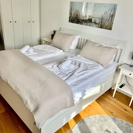 Appartement Kurzzeitwohnung Pier 6 *