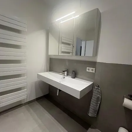 Kurzzeitwohnung Pier 6 Daire Heiligenhafen